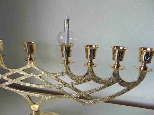 Menorah cincelada a mano Oro - Imagen 4